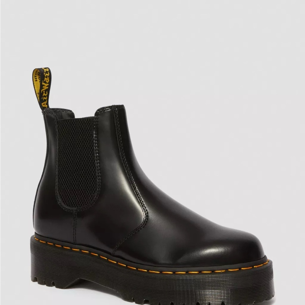 2976 Smooth Leather Chelsea Boot